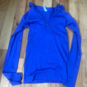 Lululemon size 4 hooded long sleeve quarter zip